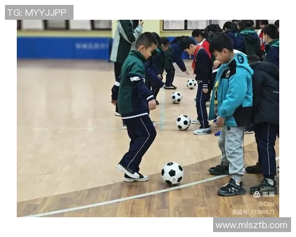 足球明星们的另一面：热爱打牌的球场英雄们的趣味生活